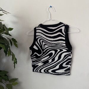 Zebra print crop .